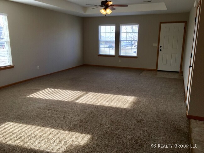 Foto del edificio - 3 Bed Single Level Duplex in Blue Springs;...