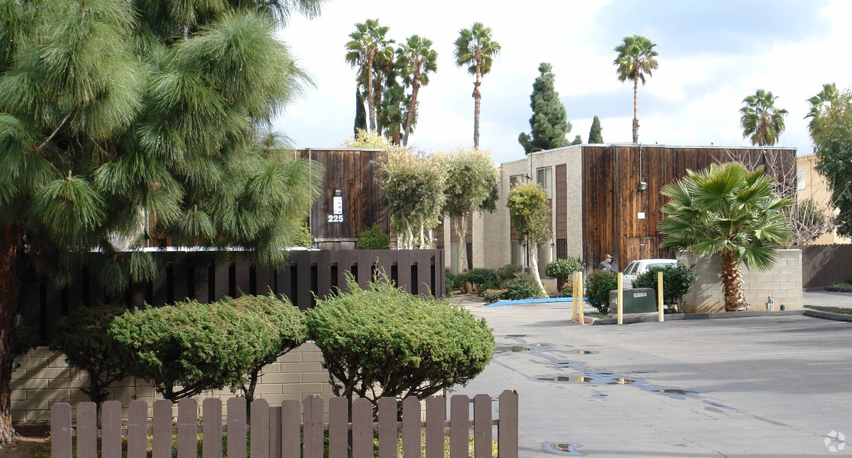 Foto del edificio - Mollison Townhouses