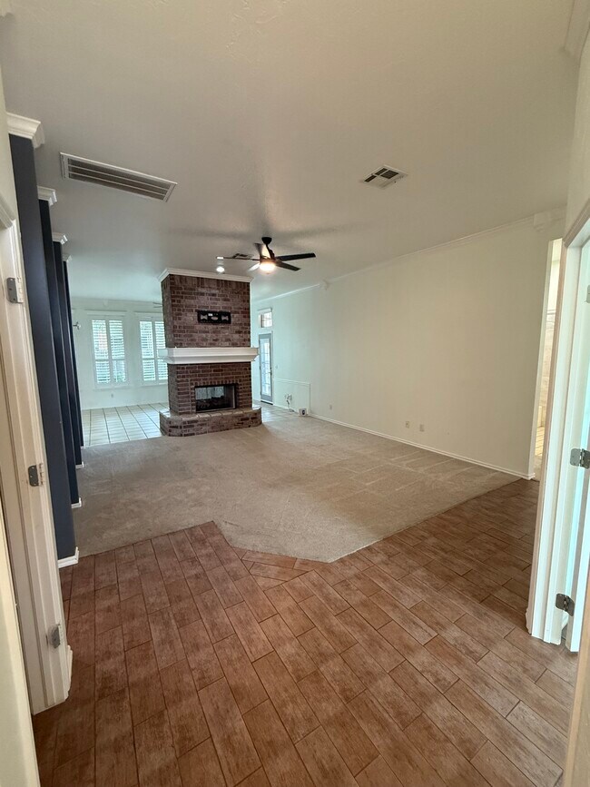 Foto del edificio - 1801 Sagewood Dr