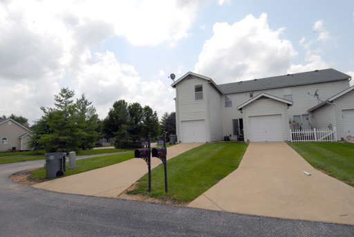 Building Photo - 305 Heritage Commons Cir