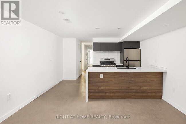 Photo du bâtiment - 86 Lansdowne Ave
