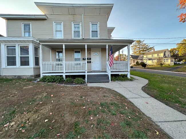 Foto del edificio - 5 Lake Ave