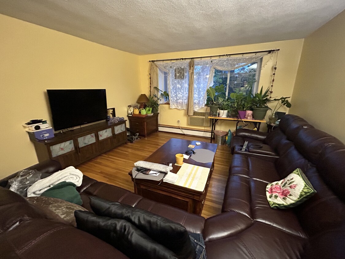 Primary Photo - 20 Radcliffe Rd