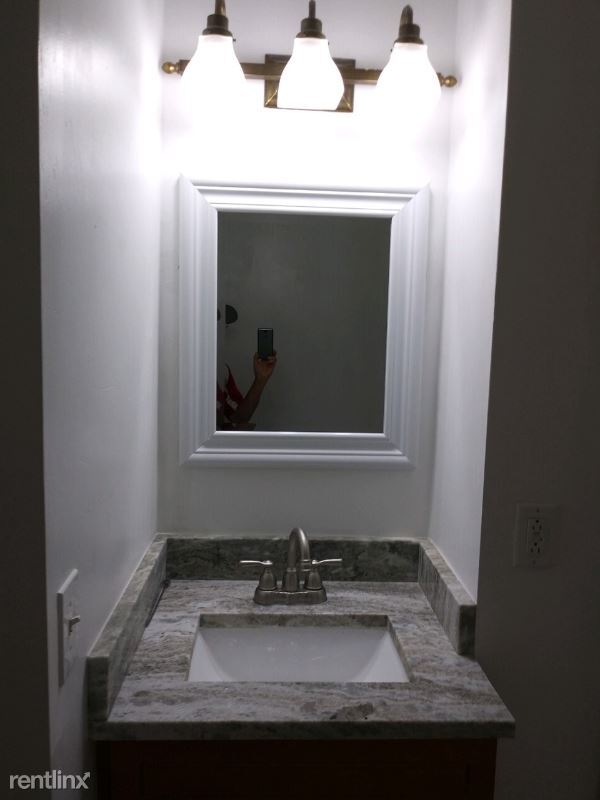 Foto del edificio - 5737 Shore Blvd S
