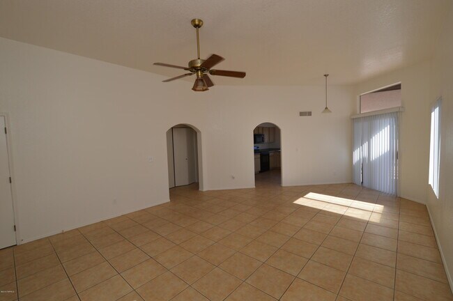 Foto del edificio - 10421 E Windstorm Dr