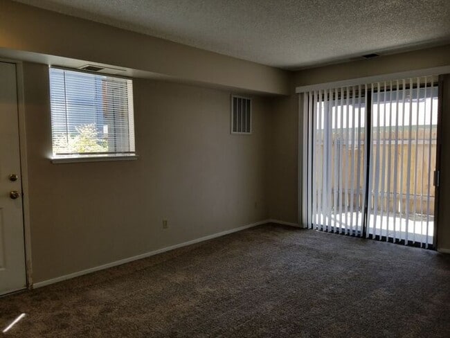 Building Photo - 2245 Kietzke Ln