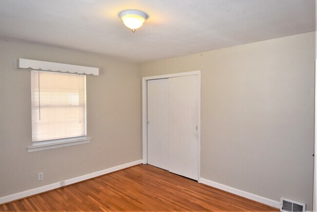 Building Photo - 4117 Sylvia St