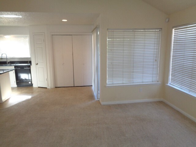 Foto del edificio - 12400 Overbrook Ln