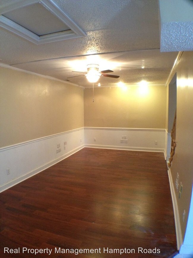 Building Photo - 3421 Champlain Ln