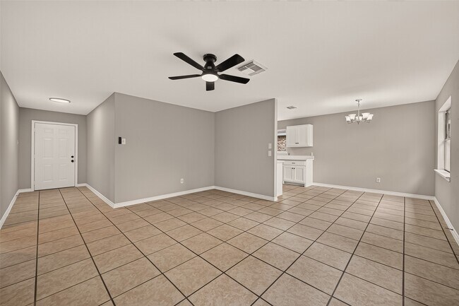 Building Photo - 8607 Valley Forest Dr