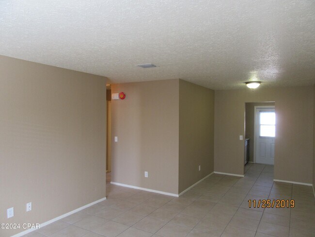 Foto del edificio - 1104 W 19th Ct