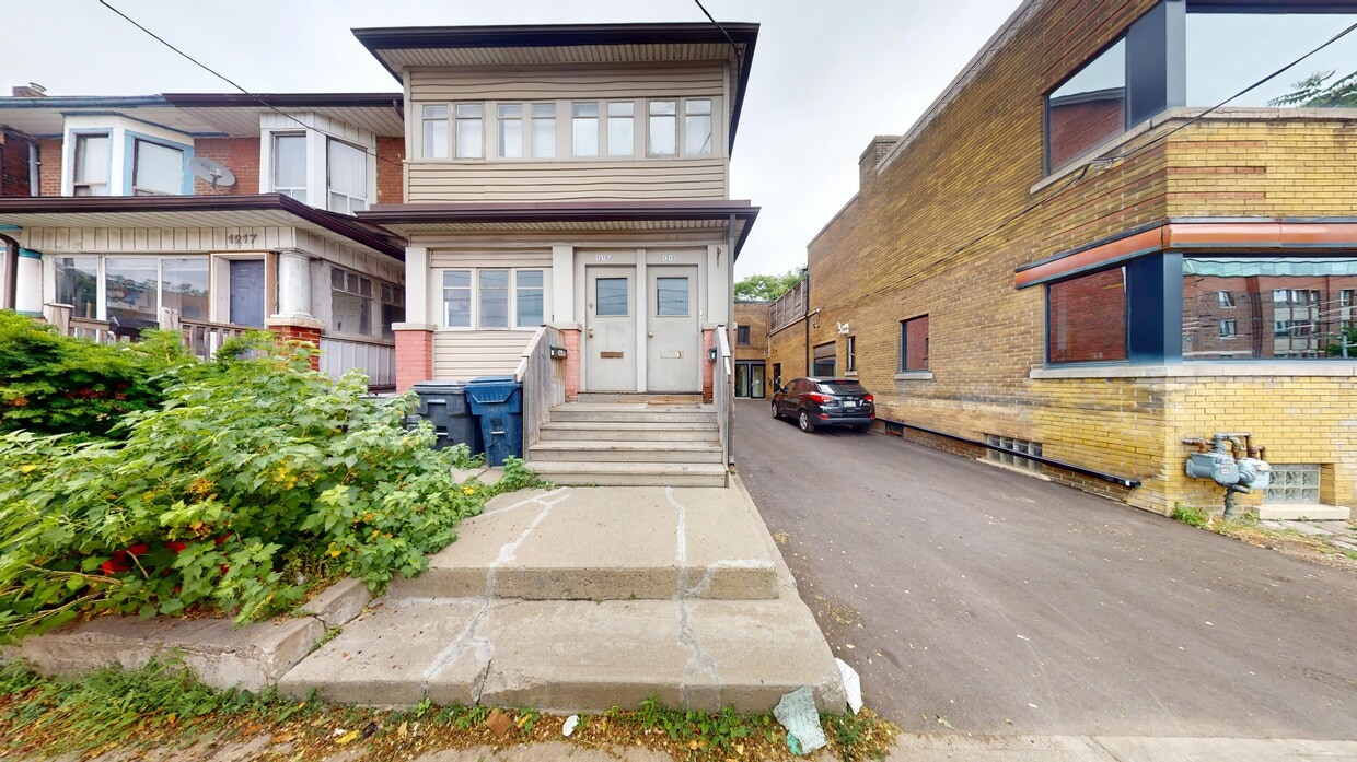 Photo principale - 1215 Bathurst Street