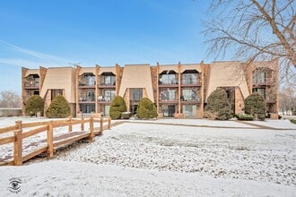 Building Photo - 7302 Blackstone Ave