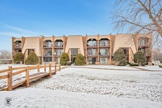 Building Photo - 7302 Blackstone Ave