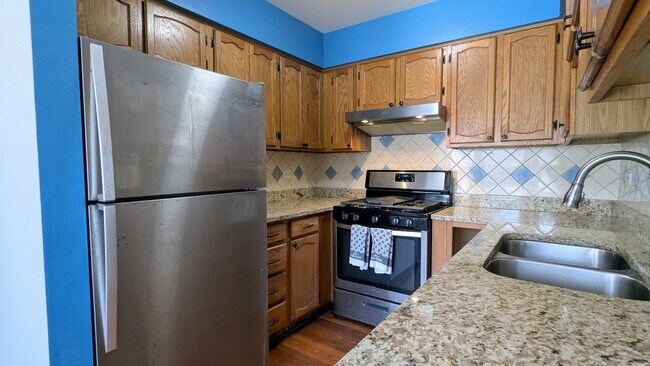 Building Photo - 511 Nicole Dr