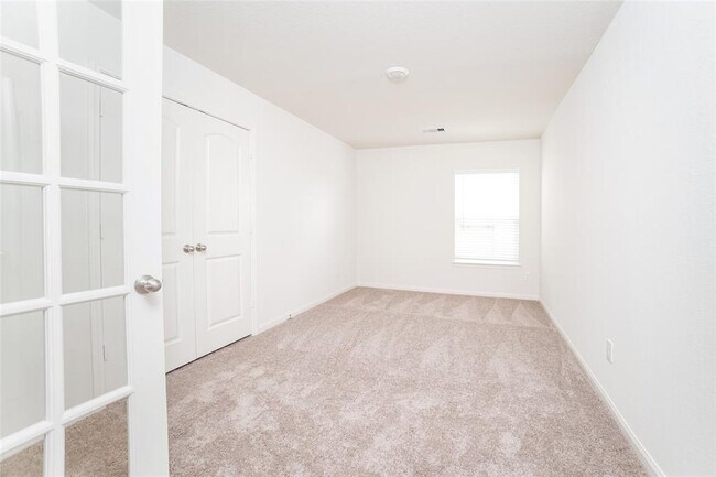 Building Photo - 23155 Shakespeare Dr