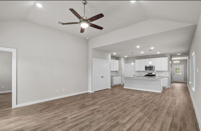 Building Photo - 21619 Coral Mist Dr