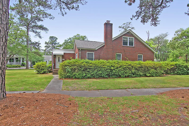 Primary Photo - Large brick home
