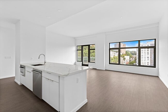 Building Photo - 143 Old River Rd