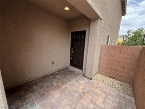 Building Photo - 5582 Sancho Throne Rd