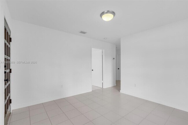 Foto del edificio - 3572 SW 25th St