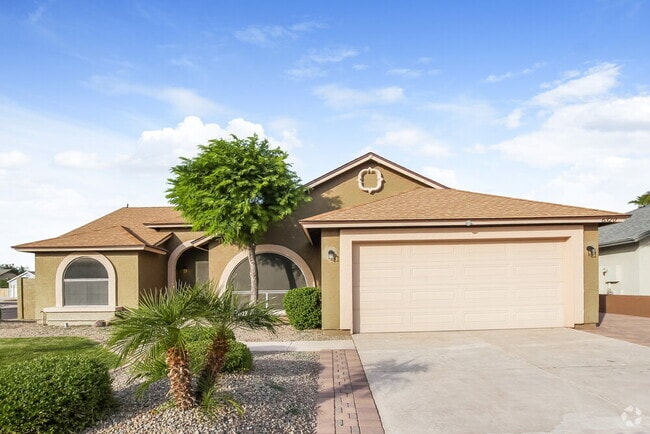 Building Photo - 6320 W Port Royale Ln