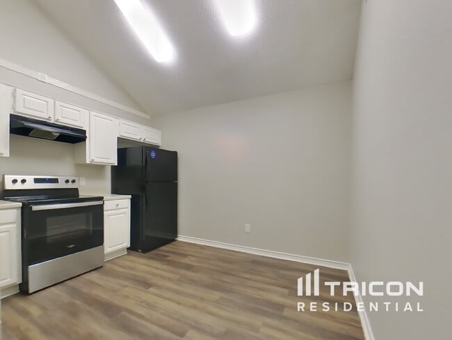 Foto del edificio - 4704 Wineberry Dr