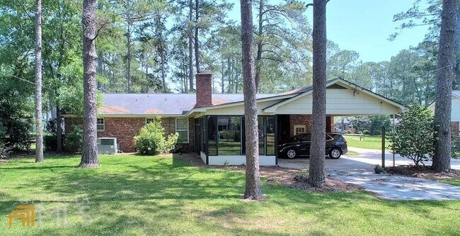 Building Photo - 427 Meadowlark Dr