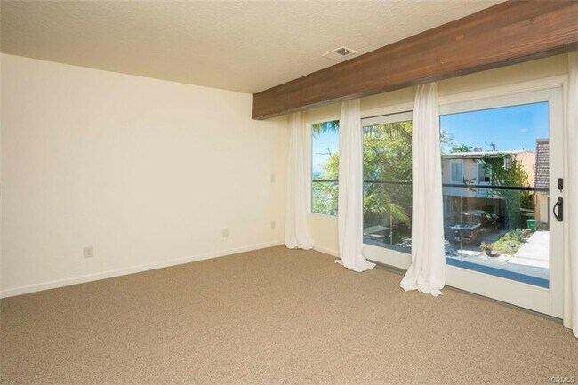 Foto del edificio - 1076 Miramar St