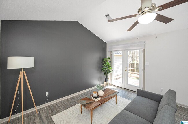 Building Photo - 411 Valley Crest Dr