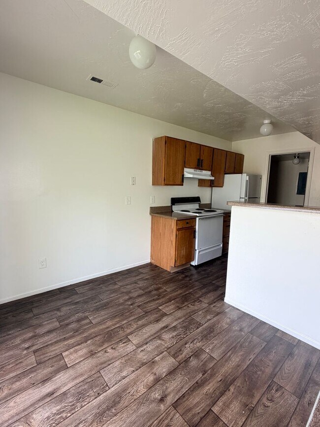 Foto del edificio - 3432 Ridgeland Park Dr