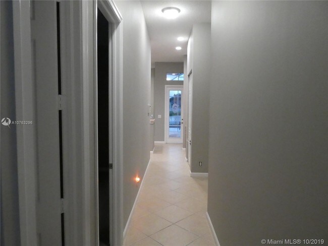 Foto del edificio - 125 NW Madison Ct