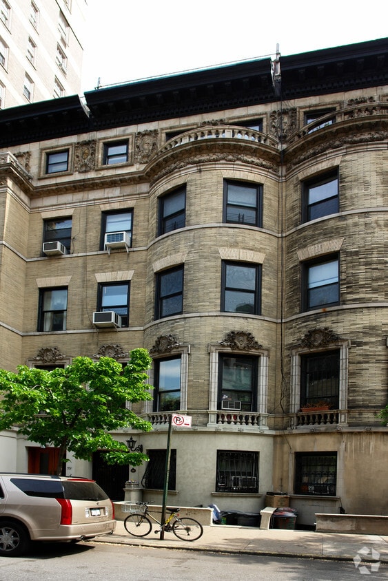 Building Photo - Co-op