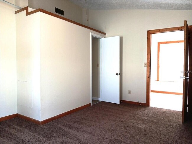 Foto del edificio - 4840 19th St N