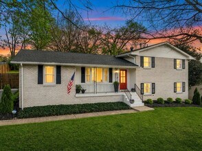 Building Photo - 517 Adamwood Dr