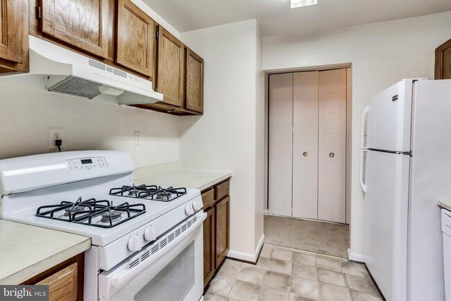 5565 Columbia Pike Unit 212, Arlington, VA 22204