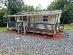 Building Photo - 130 Shady Ln