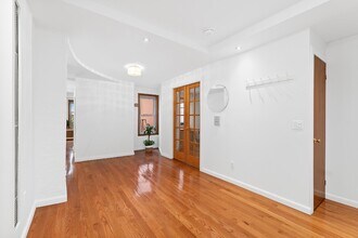 Building Photo - 152 Java St