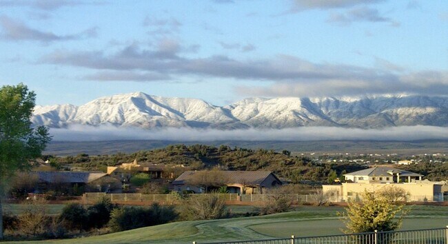 Foto del edificio - LUXURY HOME FULLY FURNISHED ON GOLF COURSE! GORGEOUS VIEWS OF MINGUS MOUNTAINS