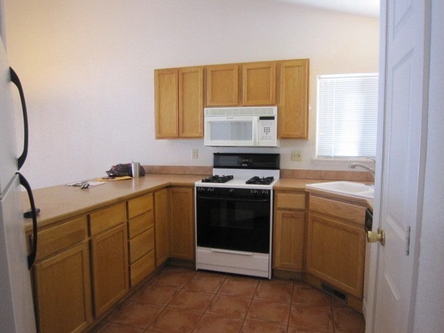 Building Photo - 360 E Golf Pl