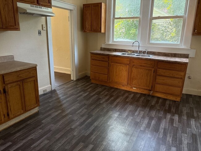 Building Photo - 2 Bedroom 1 Bath Home Winston Salem