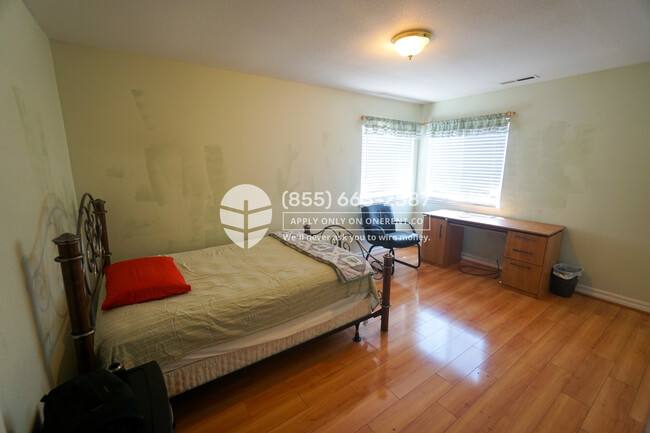 Building Photo - 10735 N Stelling Rd