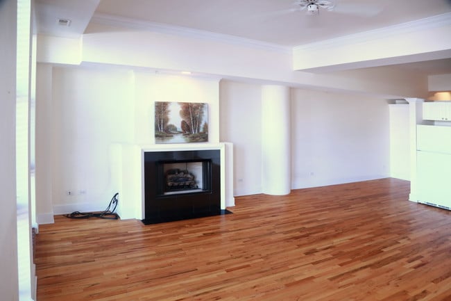 Building Photo - 165 N Canal St