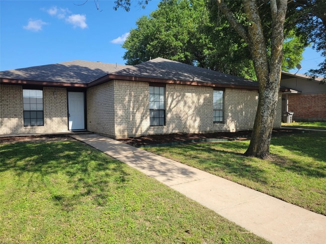 Photo - 1724 Jenkins Ln Townhome