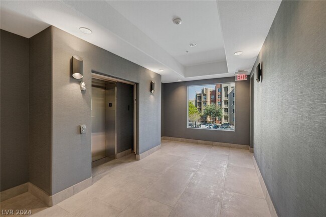Building Photo - 38 E Serene Ave