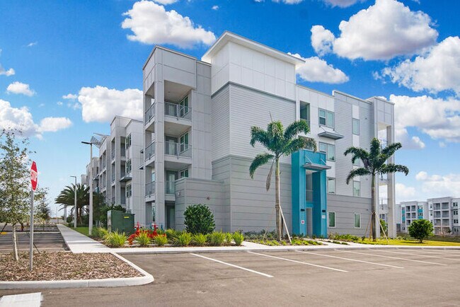 Building Photo - Vero 3/2