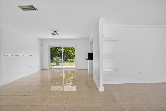Foto del edificio - 8161 SW 104th St