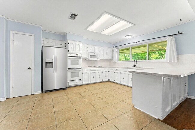 Foto del edificio - 6362 Westridge Dr