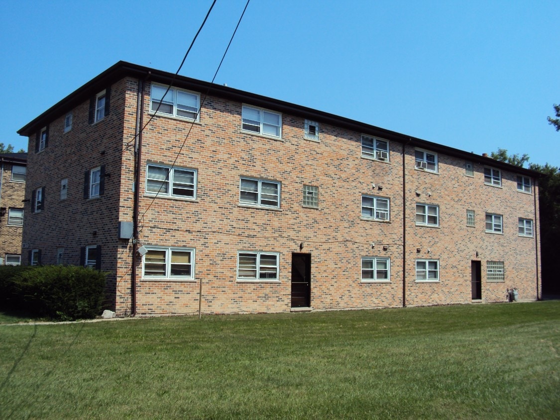 Primary Photo - 1369-1371 River Dr
