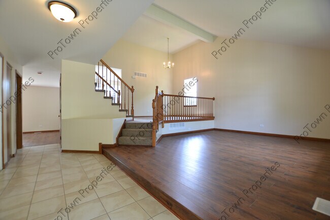 Foto del edificio - 4616 Peacock Ln